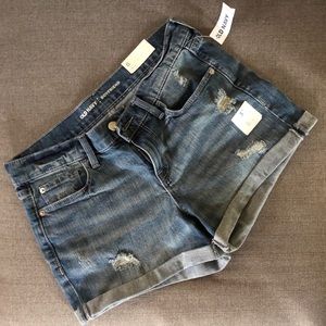NWT Old Navy distressed boyfriend shorts